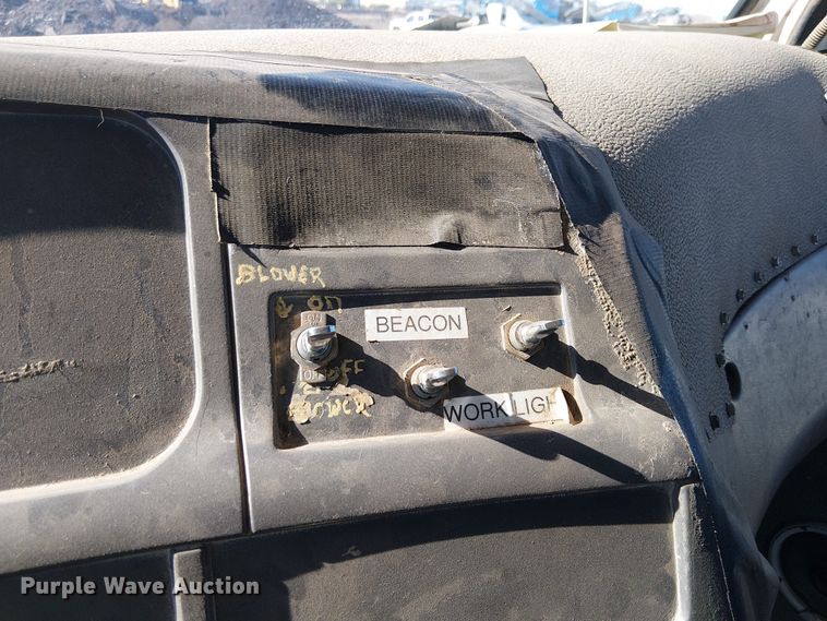 image for item EE5182 2000 Sterling L7500 water truck