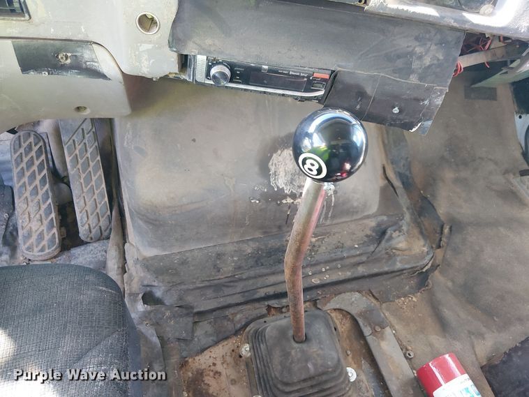 image for item EE5182 2000 Sterling L7500 water truck