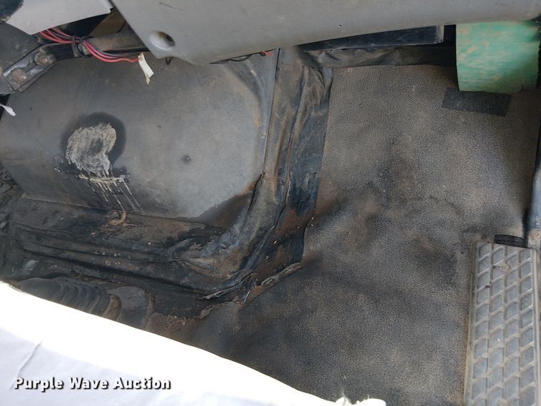 image for item EE5182 2000 Sterling L7500 water truck