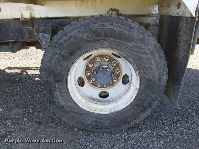 image for item EE5182 2000 Sterling L7500 water truck