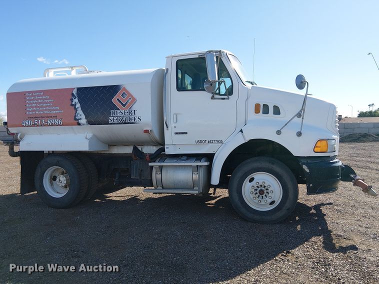 image for item EE5183 2005 Sterling L8500 water truck