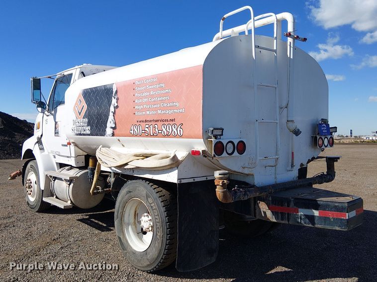 image for item EE5183 2005 Sterling L8500 water truck