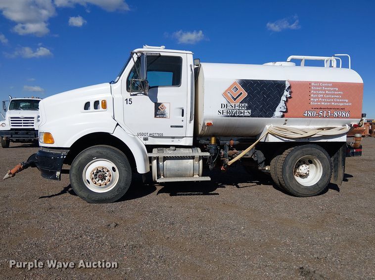 image for item EE5183 2005 Sterling L8500 water truck