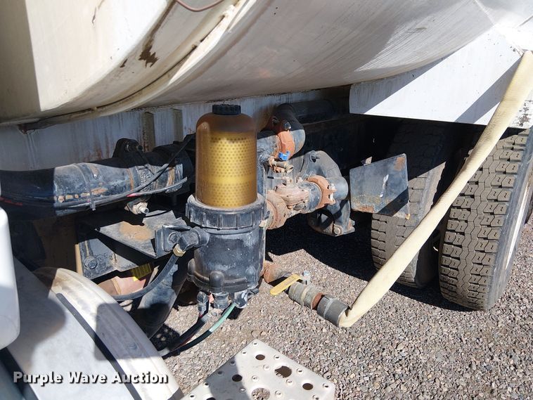 image for item EE5183 2005 Sterling L8500 water truck