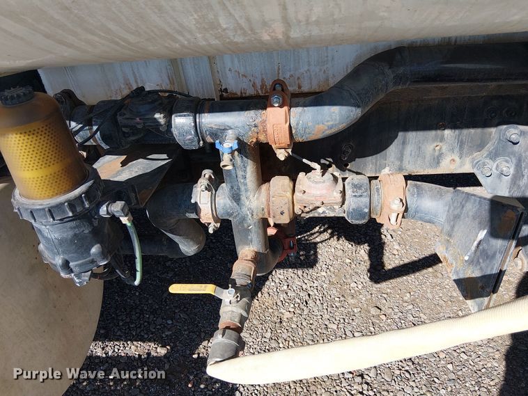 image for item EE5183 2005 Sterling L8500 water truck