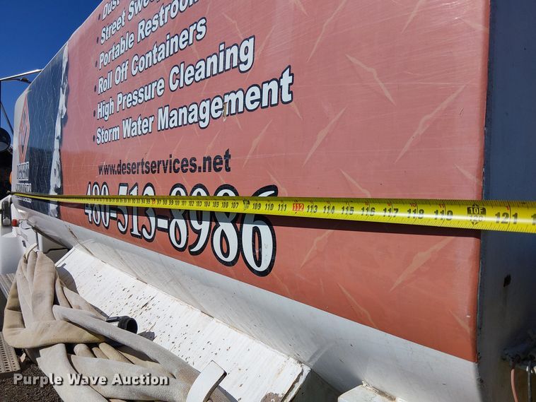 image for item EE5183 2005 Sterling L8500 water truck