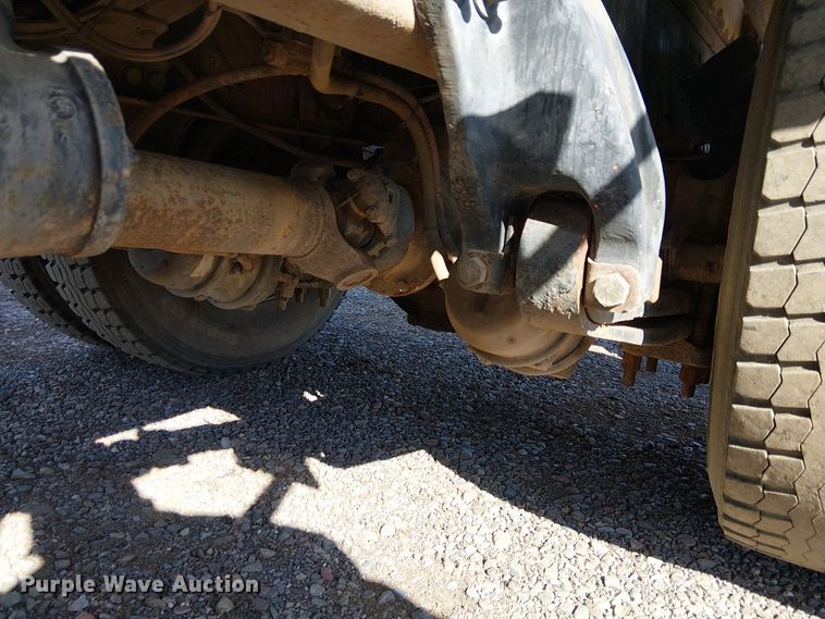 image for item EE5183 2005 Sterling L8500 water truck