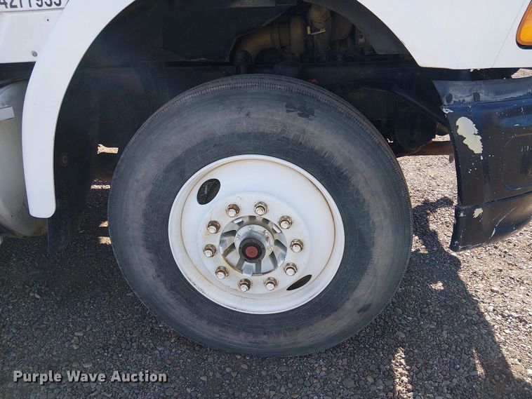 image for item EE5183 2005 Sterling L8500 water truck