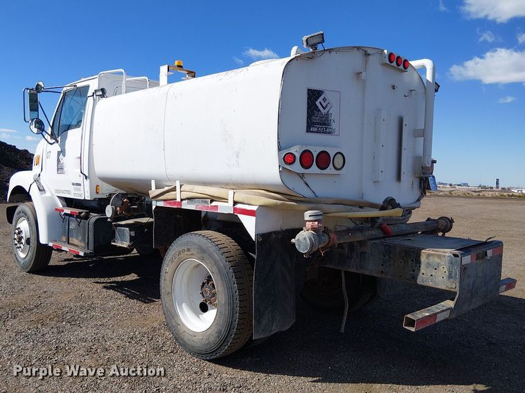 image for item EE5184 2000 Sterling L7500 water truck