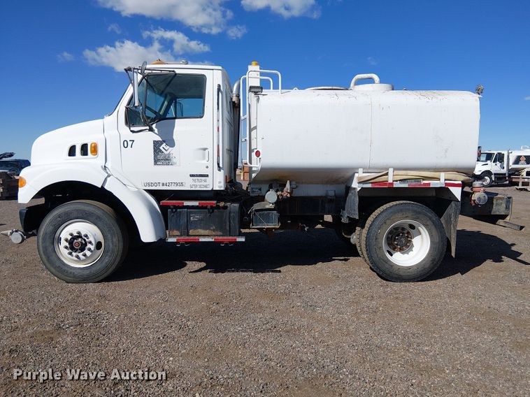 image for item EE5184 2000 Sterling L7500 water truck