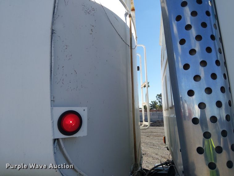 image for item EE5184 2000 Sterling L7500 water truck