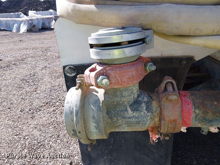 image for item EE5184 2000 Sterling L7500 water truck