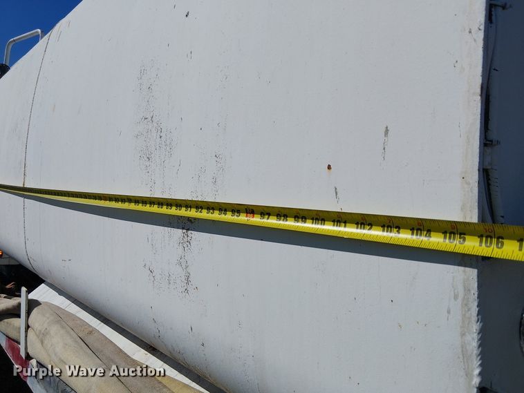 image for item EE5184 2000 Sterling L7500 water truck