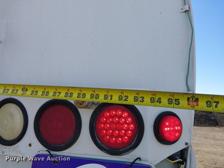 image for item EE5184 2000 Sterling L7500 water truck