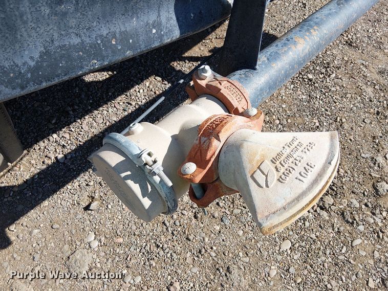 image for item EE5184 2000 Sterling L7500 water truck