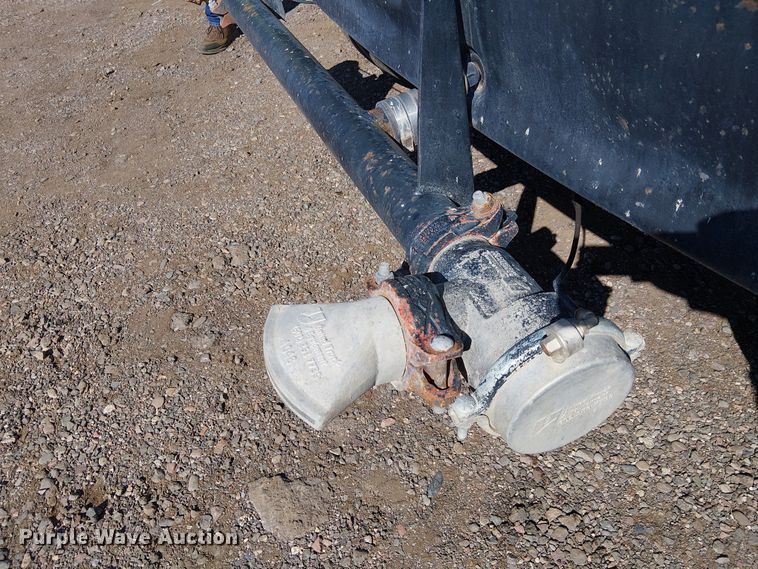 image for item EE5184 2000 Sterling L7500 water truck