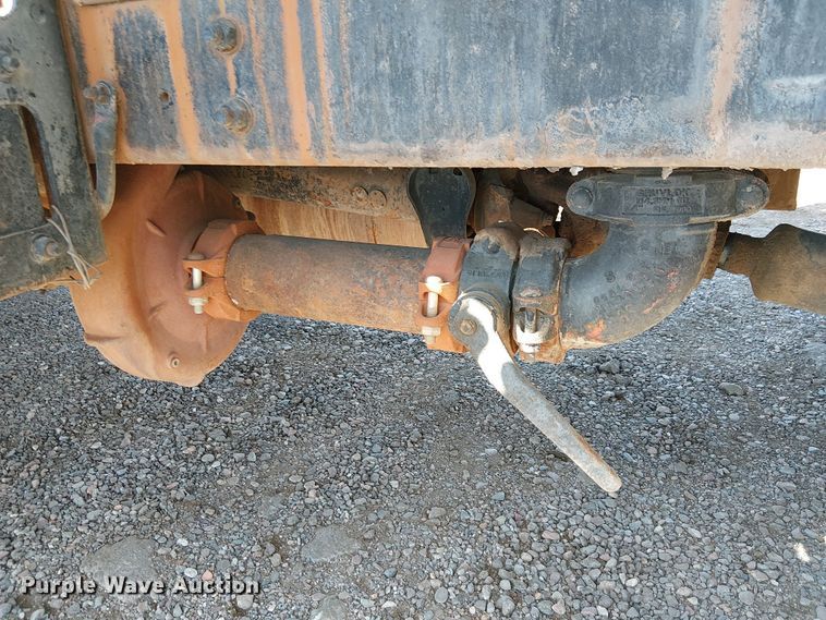 image for item EE5184 2000 Sterling L7500 water truck