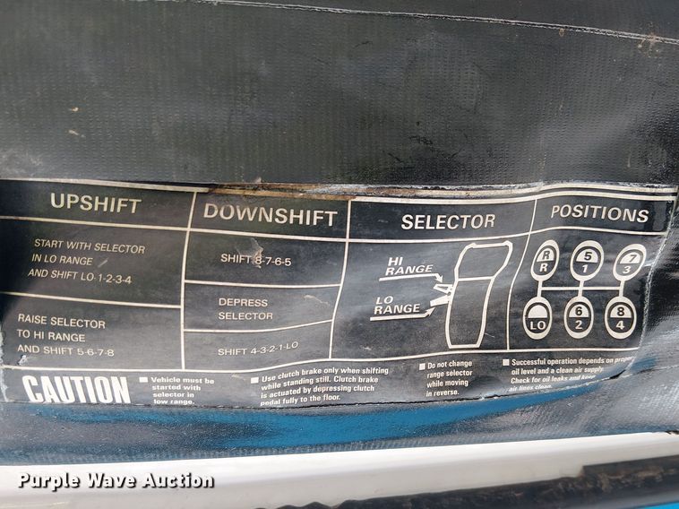 image for item EE5184 2000 Sterling L7500 water truck