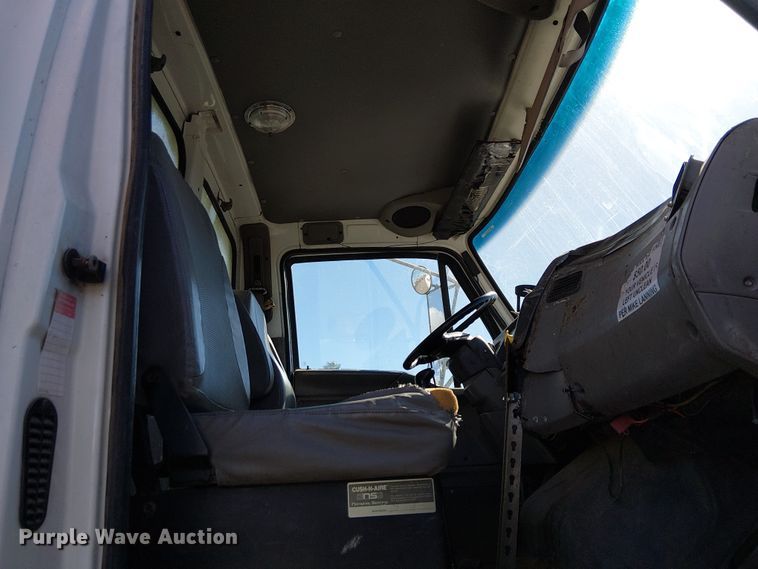 image for item EE5184 2000 Sterling L7500 water truck