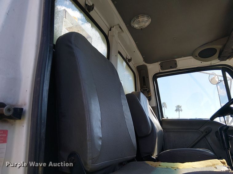 image for item EE5184 2000 Sterling L7500 water truck