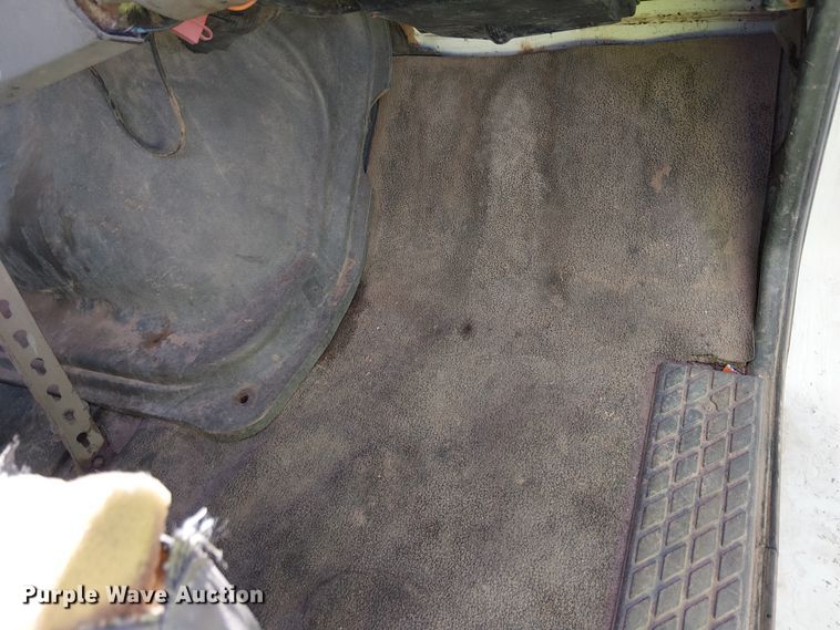 image for item EE5184 2000 Sterling L7500 water truck