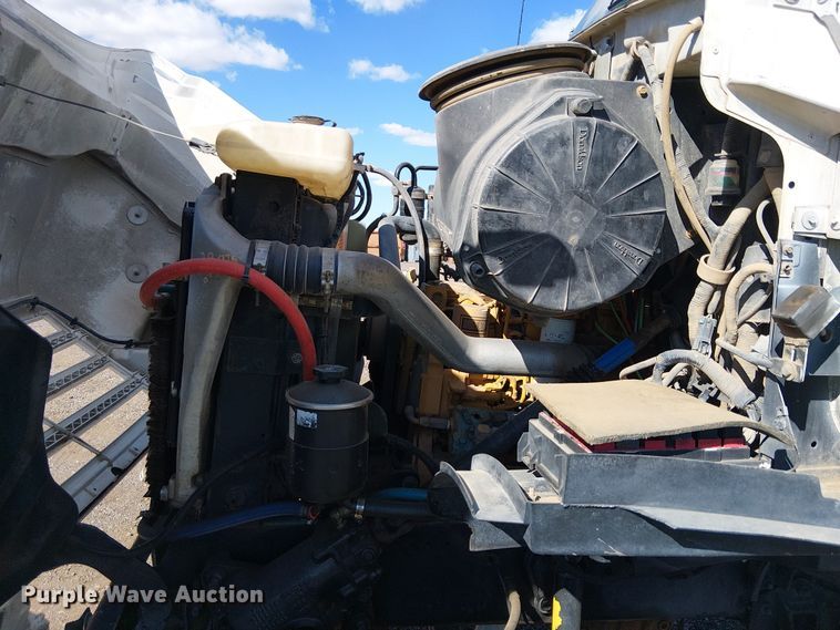 image for item EE5184 2000 Sterling L7500 water truck