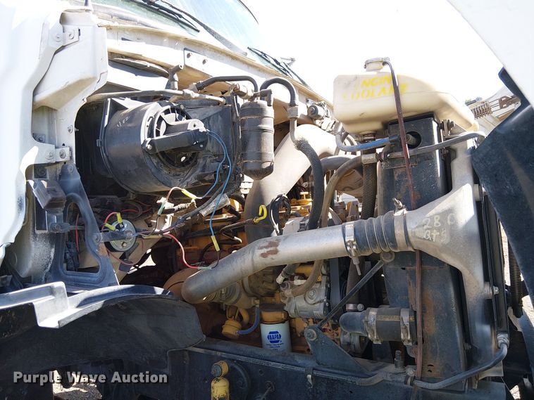 image for item EE5184 2000 Sterling L7500 water truck