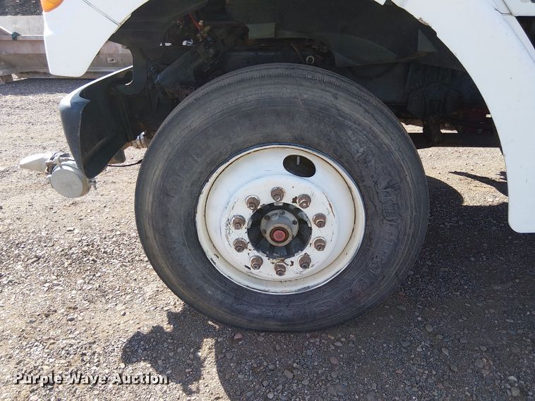 image for item EE5184 2000 Sterling L7500 water truck