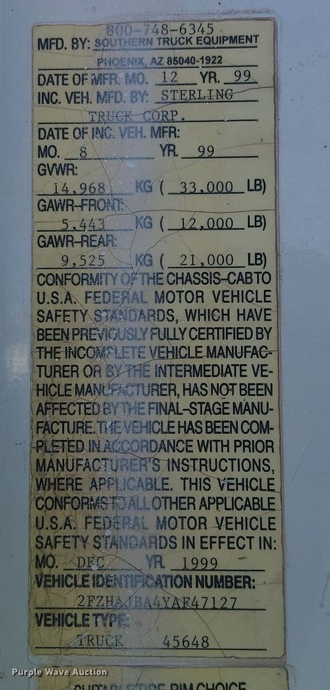 image for item EE5184 2000 Sterling L7500 water truck