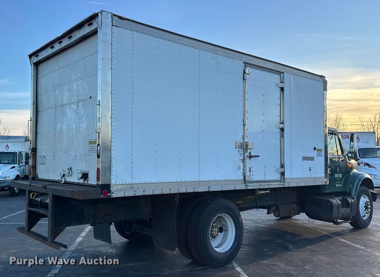 image for item EF2302 2002 International 4700 box truck