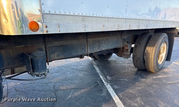 image for item EF2302 2002 International 4700 box truck