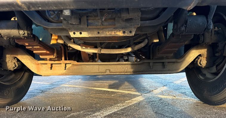 image for item EF2302 2002 International 4700 box truck