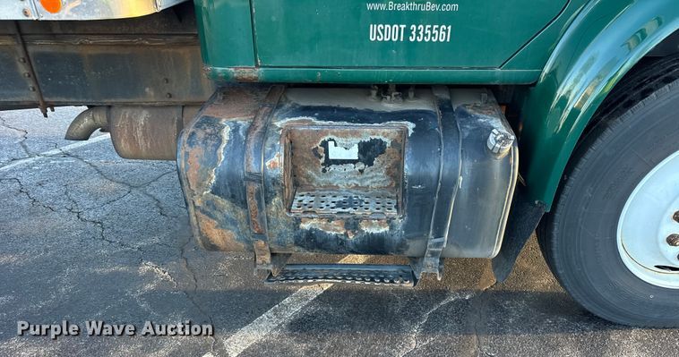 image for item EF2302 2002 International 4700 box truck