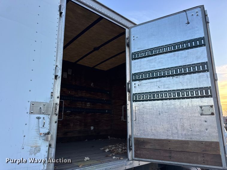 image for item EF2302 2002 International 4700 box truck