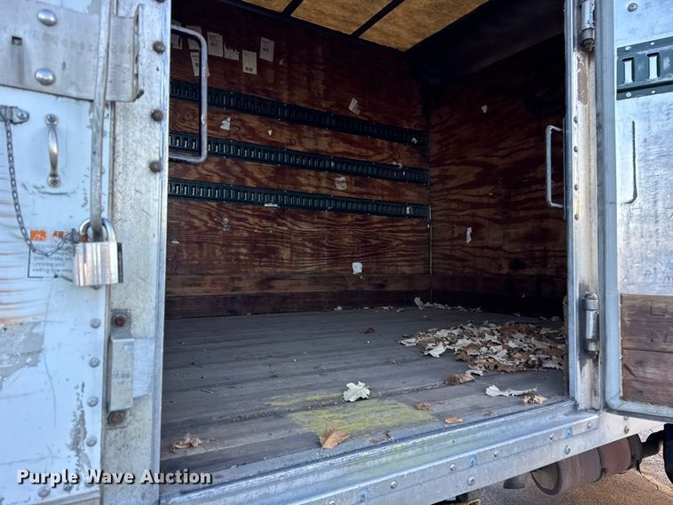 image for item EF2302 2002 International 4700 box truck