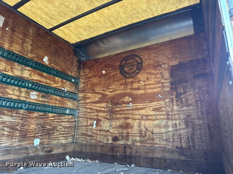 image for item EF2302 2002 International 4700 box truck