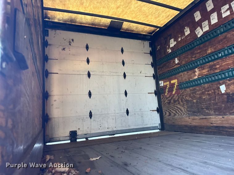 image for item EF2302 2002 International 4700 box truck