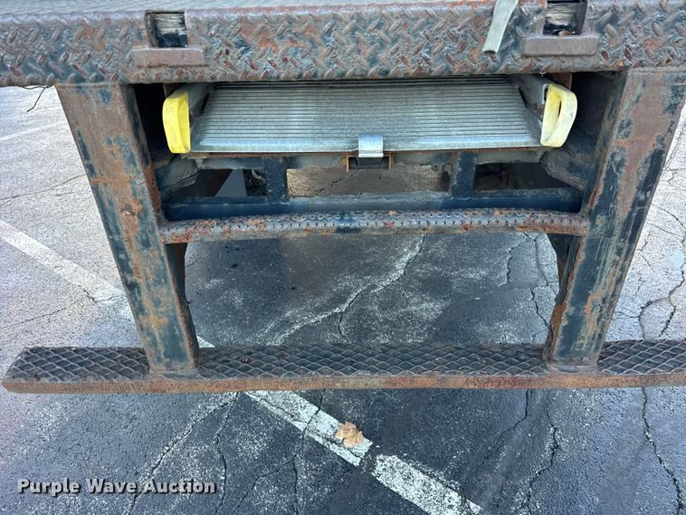 image for item EF2302 2002 International 4700 box truck