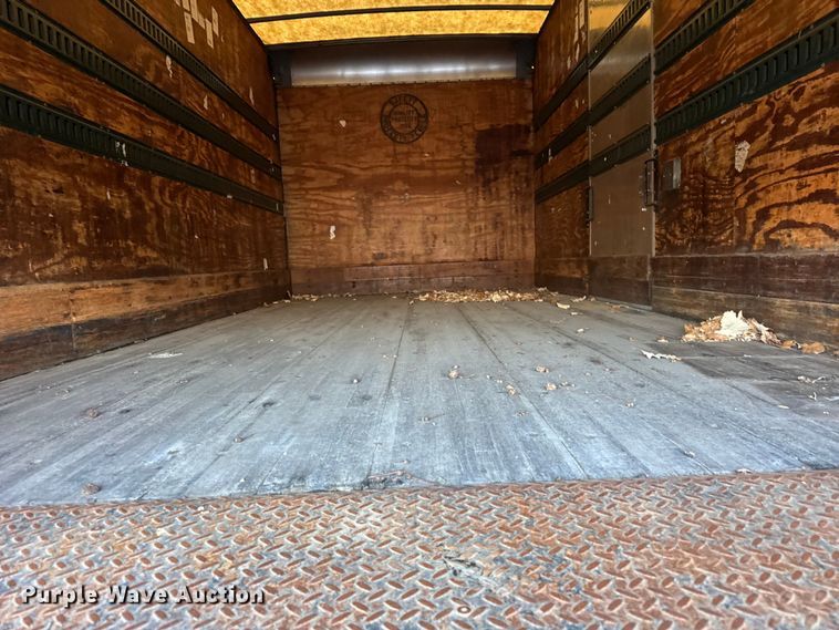 image for item EF2302 2002 International 4700 box truck