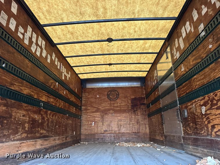 image for item EF2302 2002 International 4700 box truck