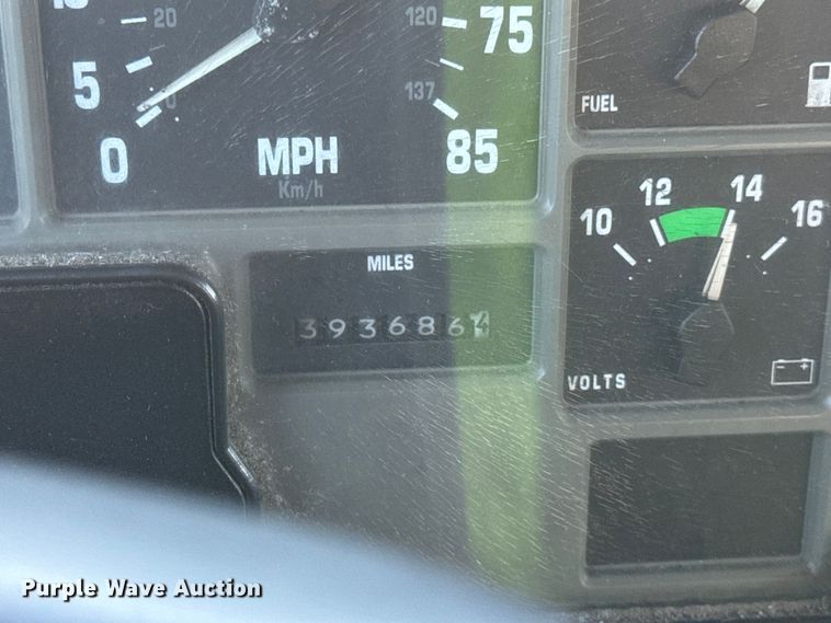 image for item EF2302 2002 International 4700 box truck