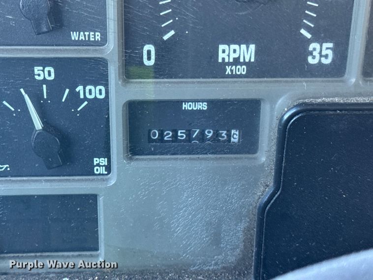 image for item EF2302 2002 International 4700 box truck