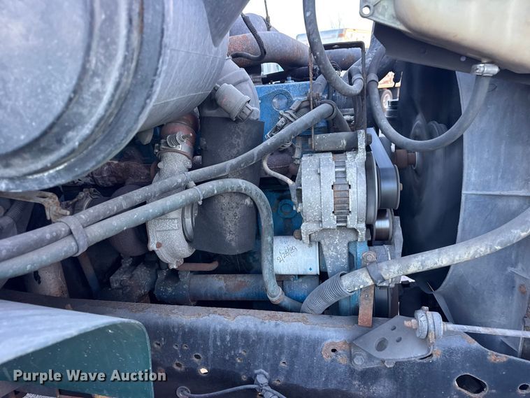 image for item EF2302 2002 International 4700 box truck