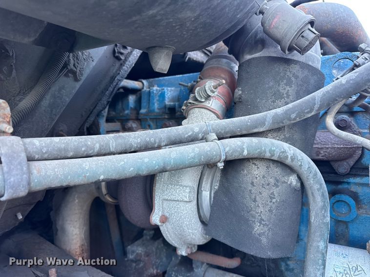 image for item EF2302 2002 International 4700 box truck