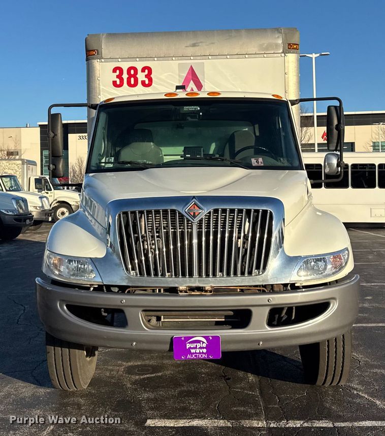 image for item EF2303 2007 International 4300 box truck