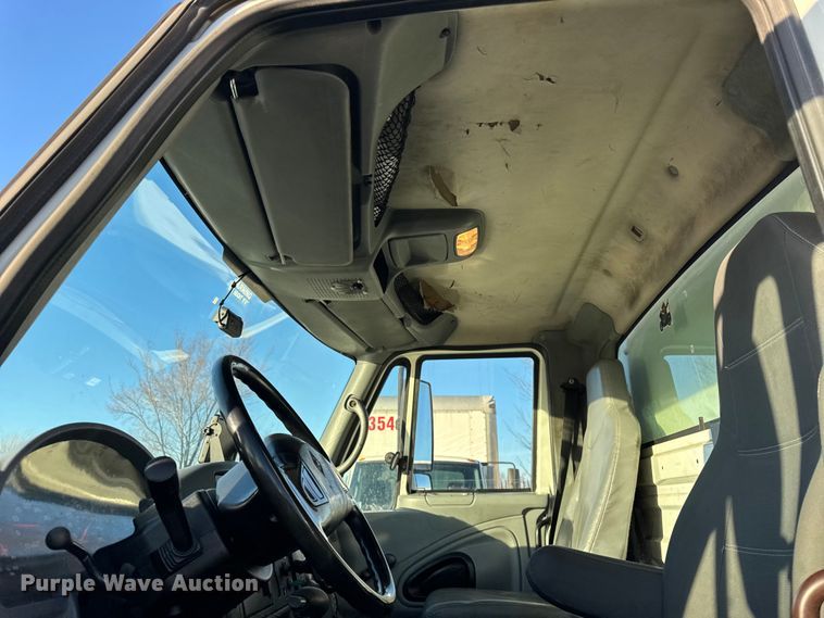 image for item EF2303 2007 International 4300 box truck