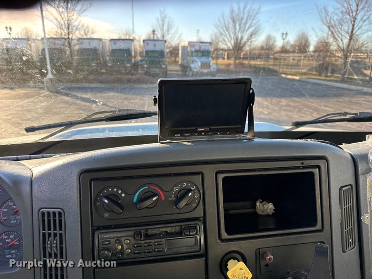 image for item EF2303 2007 International 4300 box truck