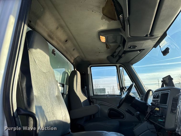 image for item EF2303 2007 International 4300 box truck