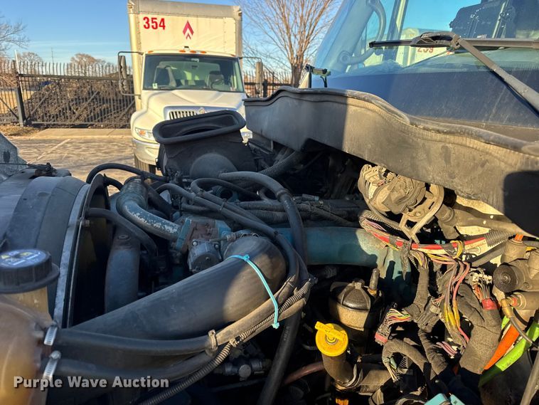 image for item EF2303 2007 International 4300 box truck