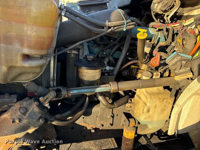 image for item EF2303 2007 International 4300 box truck